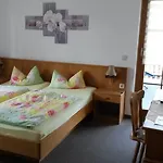 ゲストハウス Gaestehaus Zur Sorge 3*